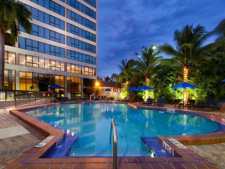Holiday Inn Miami West - Airport Area By Ihg Hialeah Gardens Exterior foto
